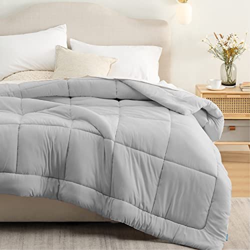 Bedsure Queen Size Down Alternative Comforter Duvet Insert | best comforter for all seasons